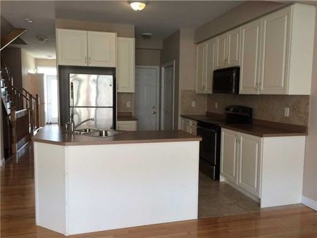 For Lease - 2307 Whistling Springs Crescent, Oakville, Ontario - Photo 4