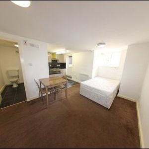 Studio apartments in Leeds - Photo 3