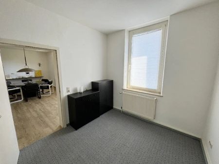 Krefeld Dießem-Lemheide! Ca. 164m², 2 PKW-Stellplätze und Hinterhoflage, pauschale Miete! - Foto 4