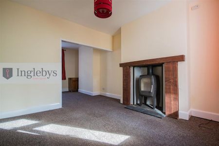 3 bedroom terraced house to rent - Photo 3