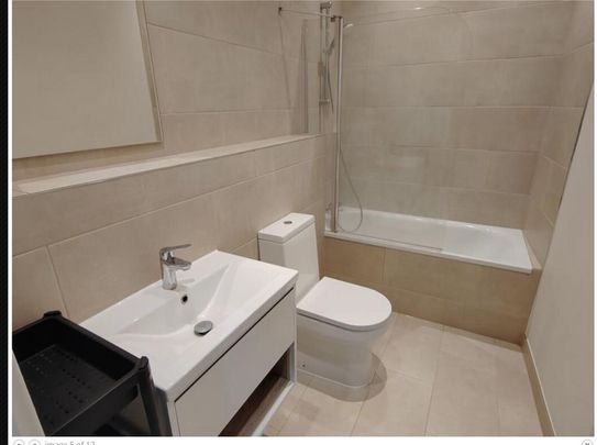 3 bedroom flat to rent - Photo 1