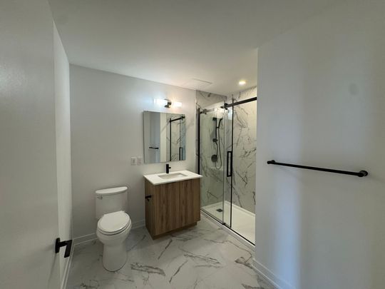 For Lease - 56 Lakeside Terrace, Barrie, Ontario - Photo 1