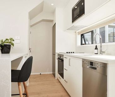 Modern One-Bedroom Townhouse in Prime Location - Photo 6