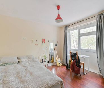 3 bedroom flat to rent - Photo 2