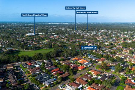 Modern 4-Bedroom Family Home in Wattle Grove - Photo 3