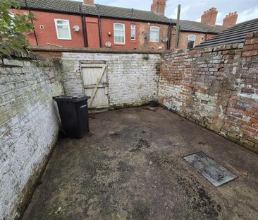 2 bedroom terraced house to rent - Photo 5