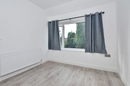 Modern 2-Bedroom Semi-Detached Home for Rent in a Peaceful Location - Photo 4