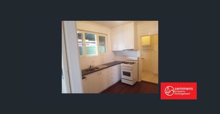 3 BEDROOM HOME - GREAT LOCATION - Photo 3