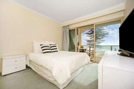 Beautiful Two Bedroom Apartment with Sea Views in the Heart of Glenelg - Photo 5