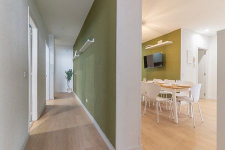 Beautiful room in Avenida Felipe II - Photo 3