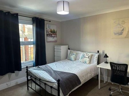 : Rupert Road, Guildford, GU2 - Photo 4