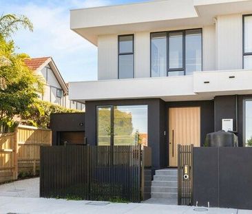 SUN DENCHED, LOW MAINTENANCE HOME IN AN EXCLUSIVE BRIGHTON ENCLAVE - Photo 5