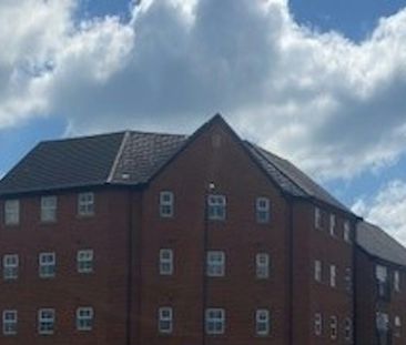 Flat to rent on - Photo 1