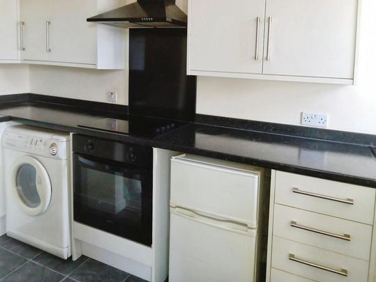 2 bedroom flat to rent - Photo 1