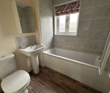 2 bedroom terraced house to rent - Photo 2