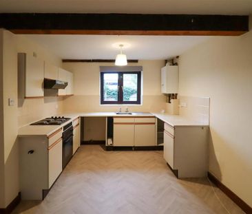 2 bedroom end of terrace house to rent - Photo 5