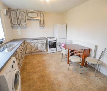 3 bedroom semi-detached house to rent - Photo 6