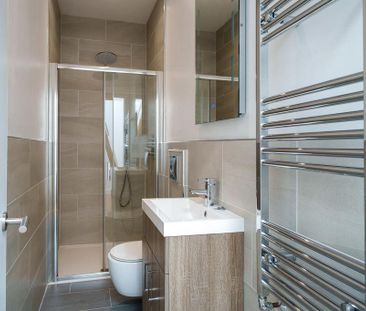 3 bedroom flat to rent - Photo 6