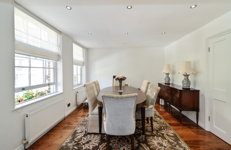 3 bedroom mews to rent - Photo 3