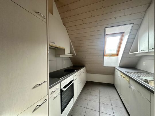 Attractive 2-room attic apartment - Photo 1