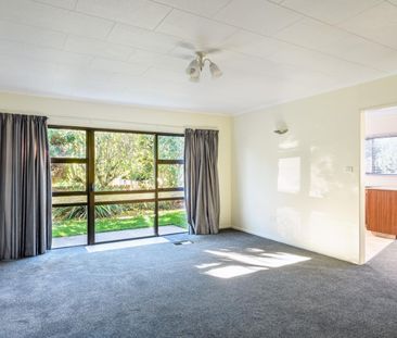 Home close to town - Photo 3