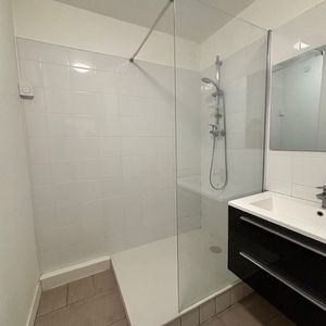 Location Appartement 1 pièce 25m² BORDEAUX 33300 - Photo 2