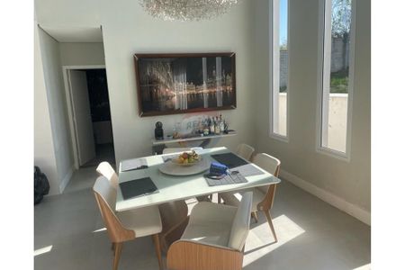 Excelente casa com 03 dormitórios, sala intima, jacuzzi e churrasqueira disponível para locação em condomínio fechado - Foto 3
