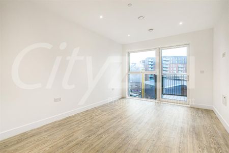 17 Pavana Square, London - Photo 2