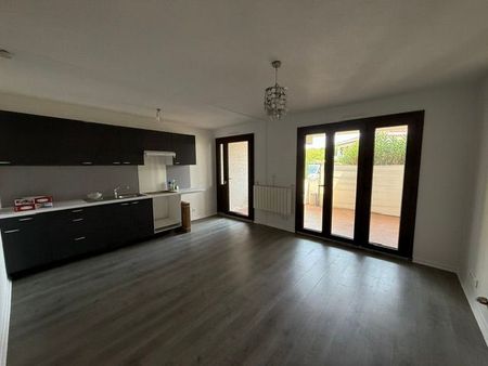 Location Appartement 1 pièce 26m² MONT DE MARSAN 40000 - Photo 2