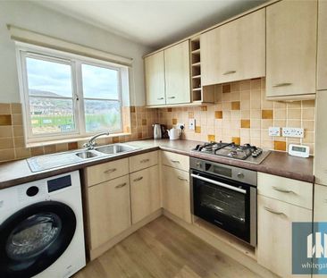 Old Earth, Elland, HX5 - Photo 6