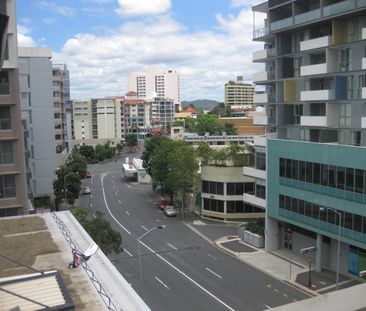 CITY LIVING AT ITS BEST (water usage included) - Photo 1