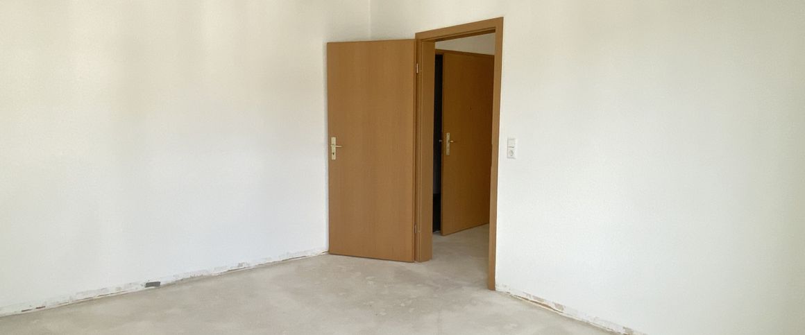 Hübsche 2-Raum-Wohnung in zentraler Lage- für Sie wird frisch renoviert - Photo 1
