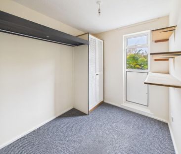 4 bedroom end of terrace house to rent - Photo 6