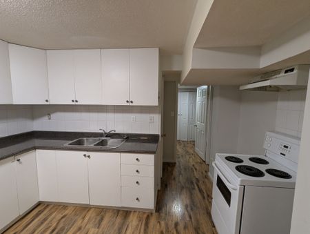 For Lease - 6053 Leeside Crescent Unit# BSMT, Mississauga, Ontario - Photo 5