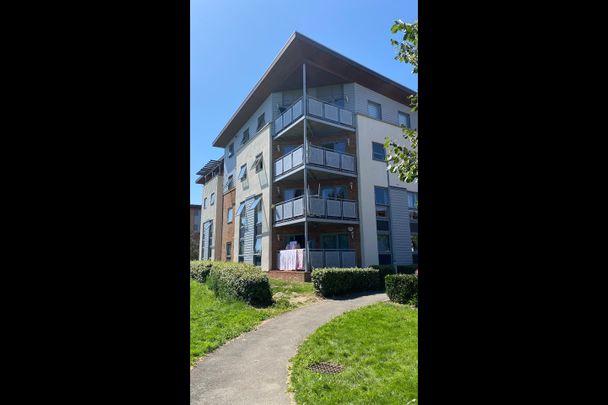 2 Bed Flat, London, N13 - Photo 1