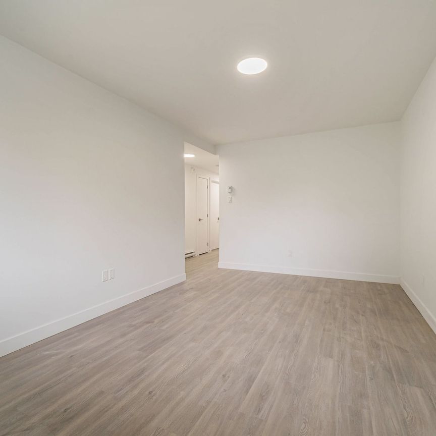 24 Boul. St-Elzear O., #3 - Photo 1