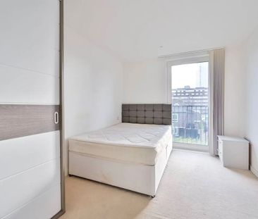 1 Bed Flat, Mary Rose Square, SE16 - Photo 3