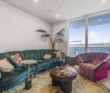 Corsican Square, Bow, E3 - Photo 5