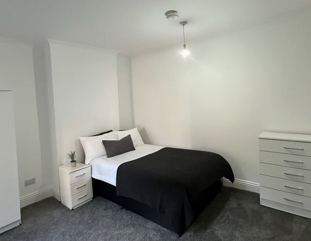 Room in a Shared House, Mercia Drive, B14 - Photo 1