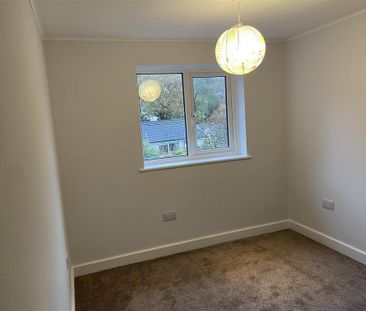 4 bedroom semi-detached house to rent - Photo 1