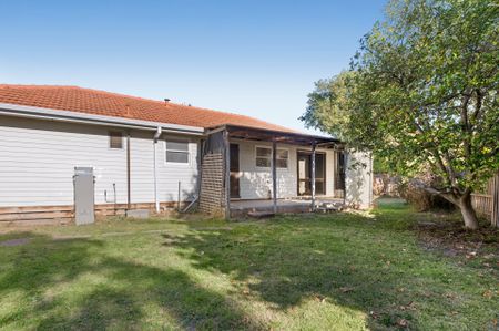 1 Mountfield Rd , MITCHAM - Photo 2