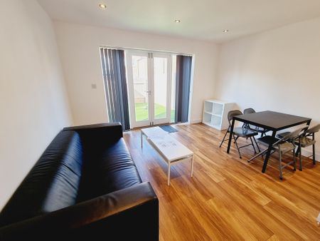 2 Bed Student Accommodation - Photo 2