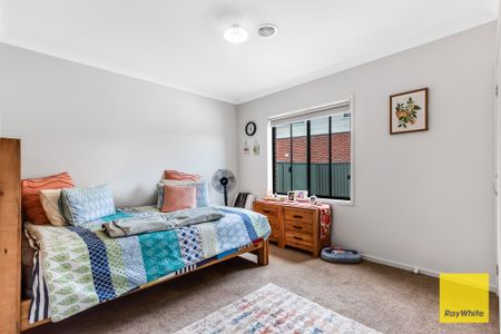 Luxurious Family Home - Photo 3