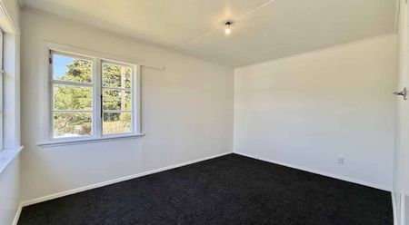 3-Bedroom Home in Wainuiomata - Photo 5