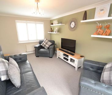 3 bedroom semi-detached house to rent - Photo 6