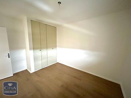Location Appartement 3 pièces 57m² BOURG EN BRESSE 01000 - Photo 3
