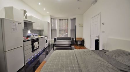 1 bedroom Studio in Kelso Road, Leeds - Photo 4