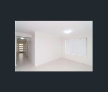 Neat and Tidy 3 Bedroom Duplex - Quiet Estate! - Photo 6