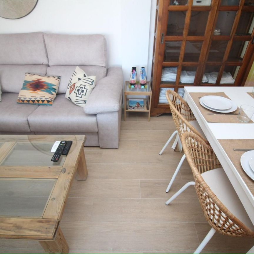 Piso de alquiler en Calle Teodoro Llorente, 6, Campoamor - Photo 1