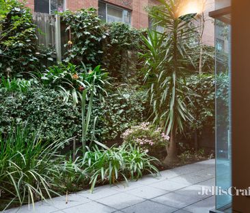 Quiet Ground Floor Haven - Photo 6